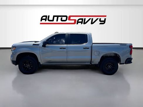 Used 2025 Chevrolet Silverado 1500 Custom Trail Boss w/ Dark Appearance Package AWD/4WD image 4