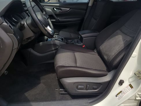 Used 2020 Nissan Rogue SV FWD image 15
