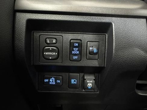 Used 2020 Toyota Tundra SR5 w/ SR5 Upgrade Package AWD/4WD image 21