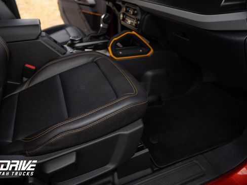 Used 2023 Ford Bronco Badlands w/ Sasquatch Package image 18