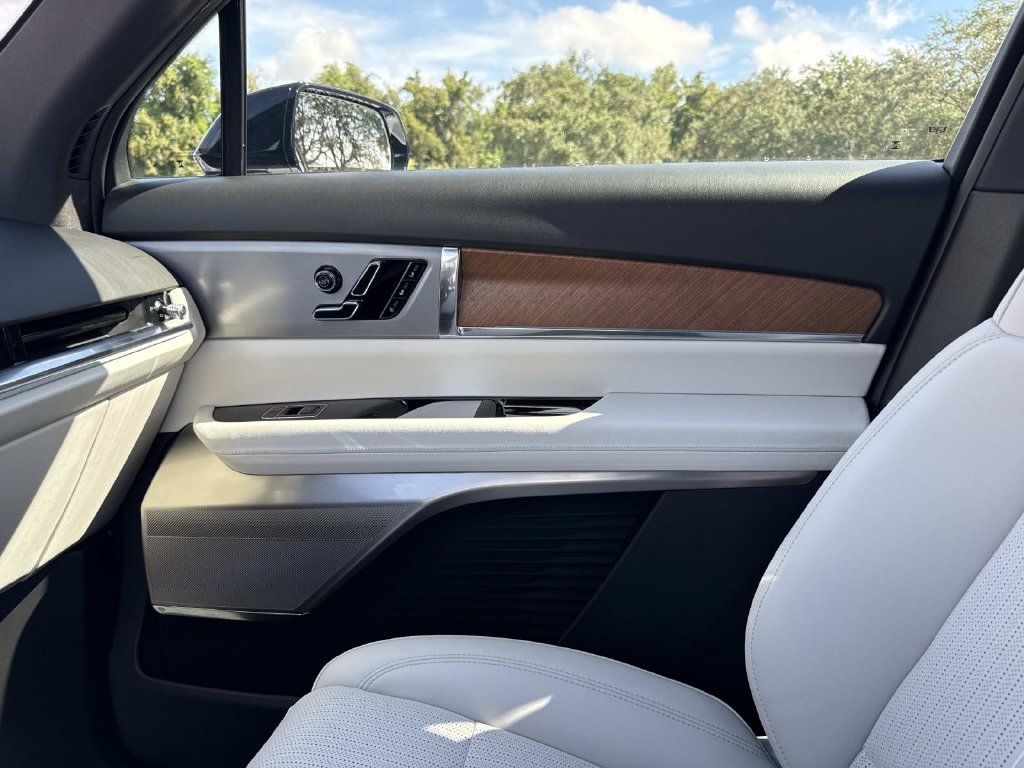 New 2027 Cadillac Vistiq Sport AWD/4WD image 23