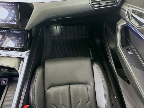 Used 2024 Audi Q8 e-tron Prestige w/ Prestige Package image 22