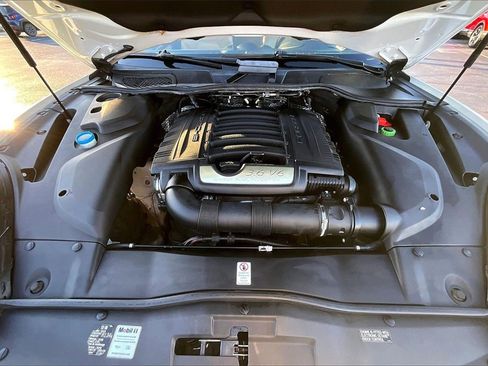 Used 2016 Porsche Cayenne image 10