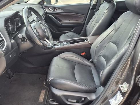 Used 2018 MAZDA MAZDA3 Grand Touring image 6