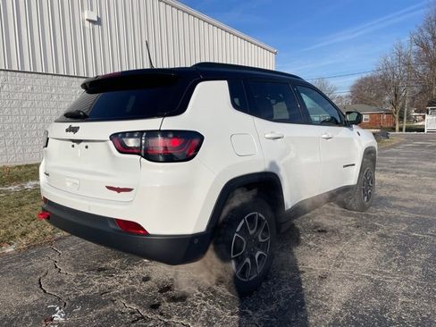 Used 2024 Jeep Compass Trailhawk w/ Trailhawk Elite Group image 13