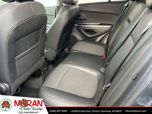 Certified 2022 Chevrolet Trax LT w/ LT Convenience Package image 13