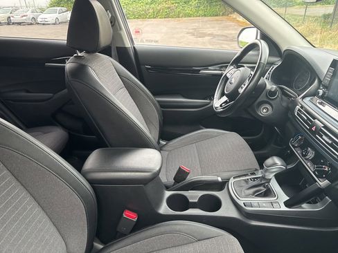 Used 2021 Kia Seltos S AWD/4WD image 12