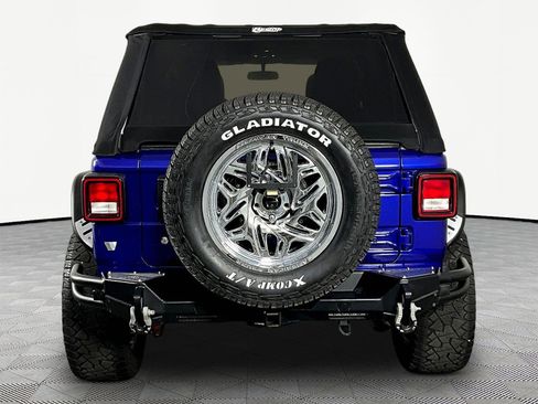 Used 2019 Jeep Wrangler Unlimited Rubicon w/ Cold Weather Group AWD/4WD image 5