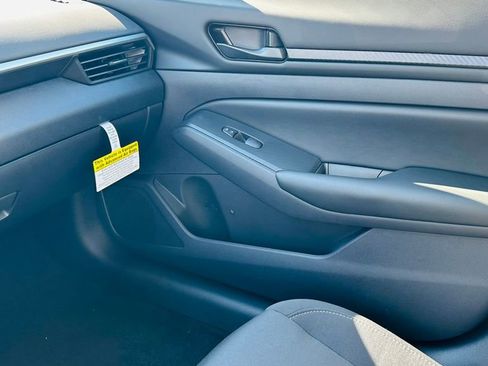 New 2025 Nissan Altima 2.5 S image 24