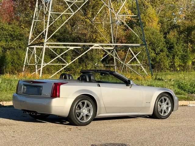 Used 2004 Cadillac XLR RWD image 36