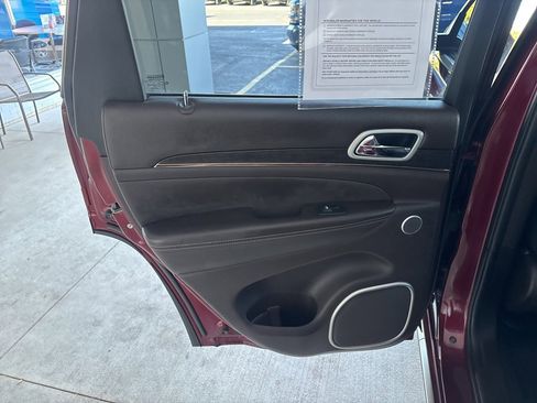 Used 2018 Jeep Grand Cherokee Summit image 23