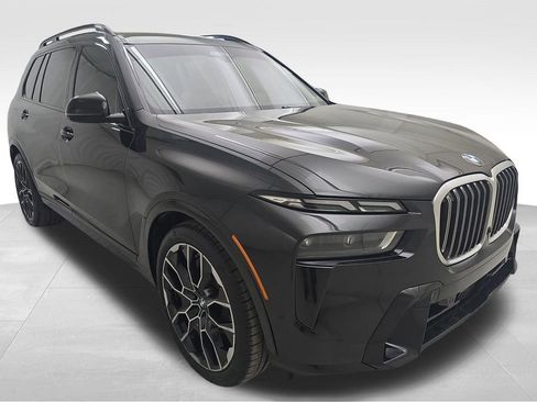 Certified 2025 BMW X7 xDrive40i w/ Executive Package AWD/4WD image 2