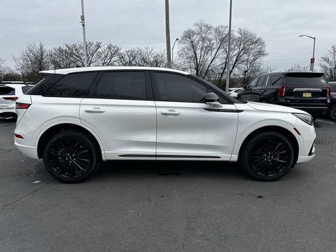 Certified 2024 Lincoln Corsair AWD w/ Equipment Group 101A image 4