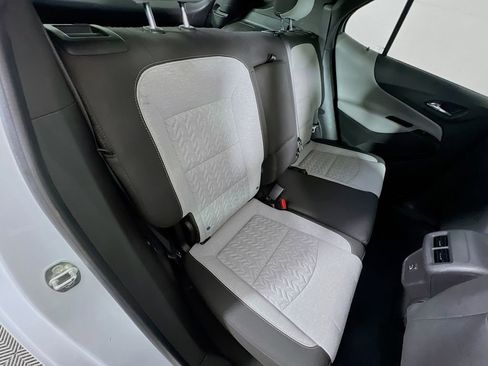 Used 2022 Chevrolet Equinox LS w/ LS Convenience Package image 24