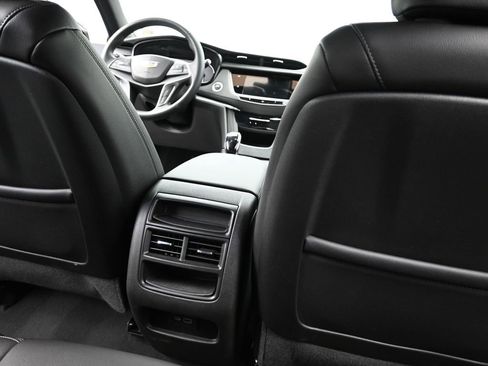 Certified 2025 Cadillac XT5 Luxury w/ LPO, Floor Liner Package AWD/4WD image 21