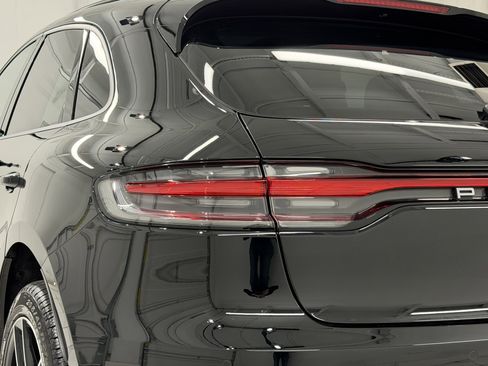 Certified 2025 Porsche Macan image 18