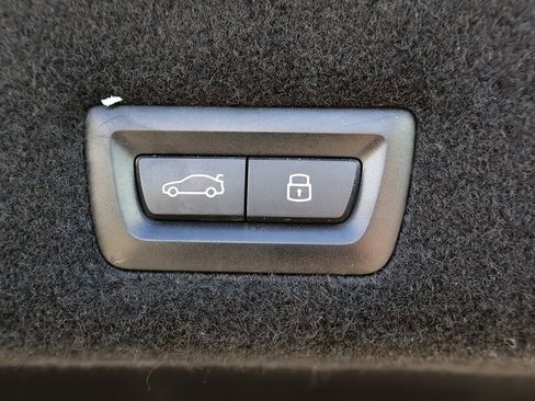 Used 2025 BMW 740i image 63