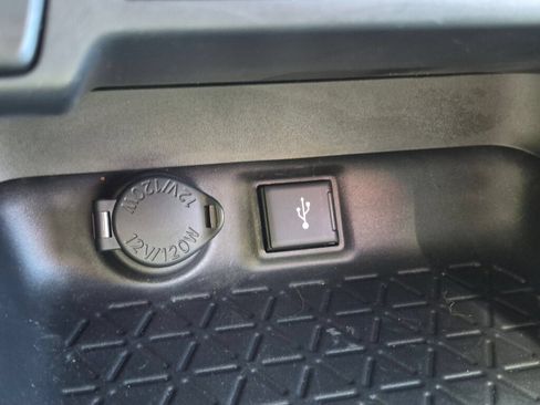 Used 2021 Toyota RAV4 LE AWD/4WD image 24