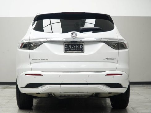 Used 2023 Buick Enclave Avenir image 12