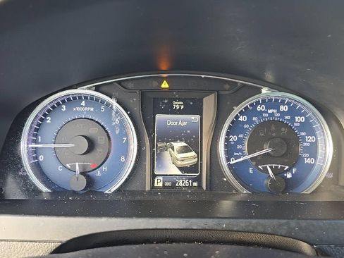 Used 2016 Toyota Camry XLE FWD image 11