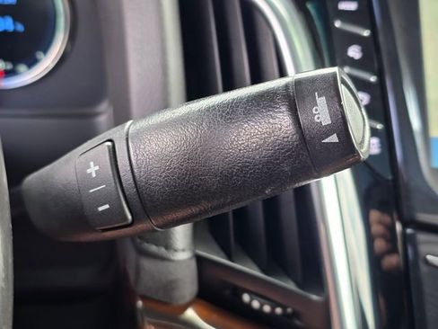 Used 2019 Cadillac Escalade Premium Luxury image 40