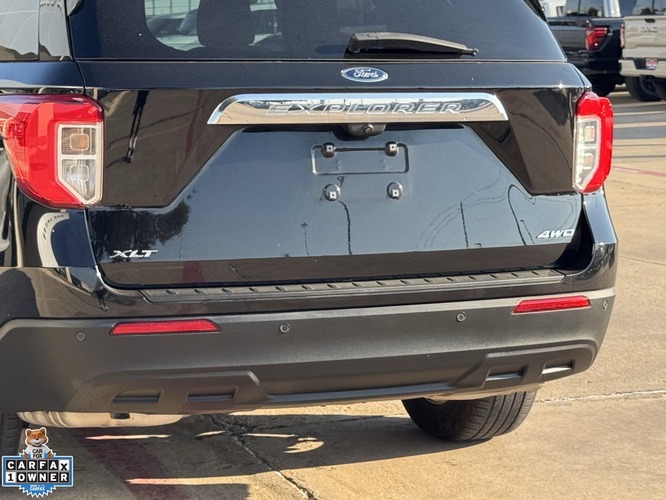 Used 2023 Ford Explorer XLT AWD/4WD image 9