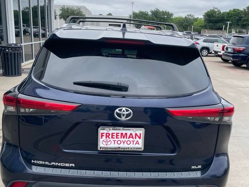 Used 2023 Toyota Highlander XLE FWD image 9