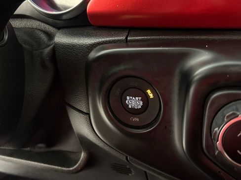 Used 2021 Jeep Wrangler Unlimited Rubicon AWD/4WD image 34