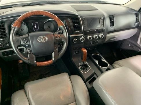 Used 2020 Toyota Sequoia Platinum AWD/4WD image 18