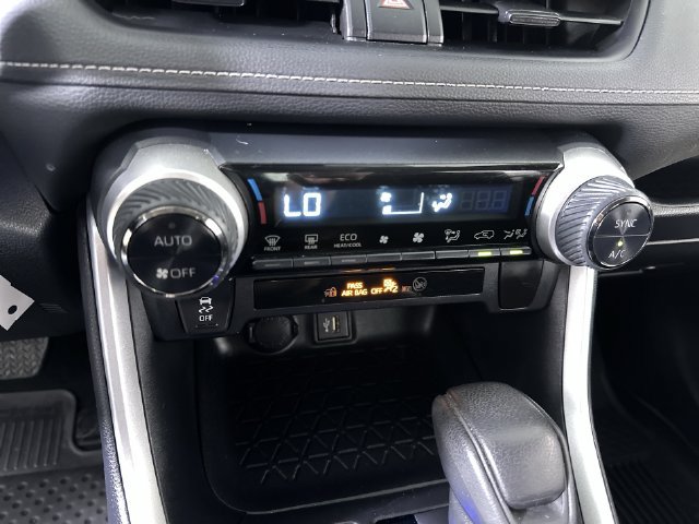 Used 2024 Toyota RAV4 LE AWD/4WD image 17