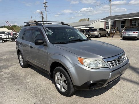 Used 2011 Subaru Forester 2.5X w/ Alloy Wheel Value Pkg image 5