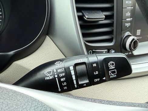 Used 2019 Kia Sorento LX image 26