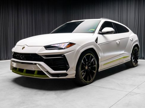Used 2022 Lamborghini Urus image 24