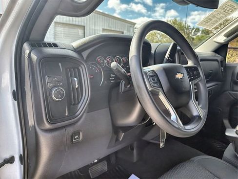 Used 2022 Chevrolet Silverado 1500 Custom w/ Safety Confidence Package image 10