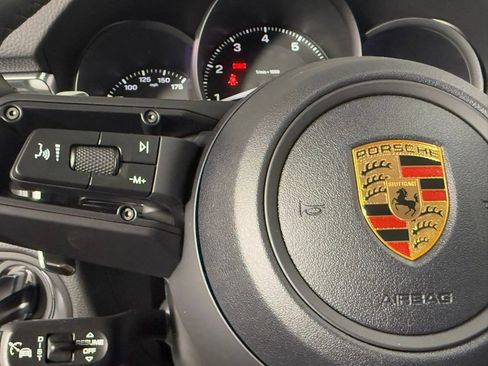 Certified 2026 Porsche Macan AWD/4WD image 37