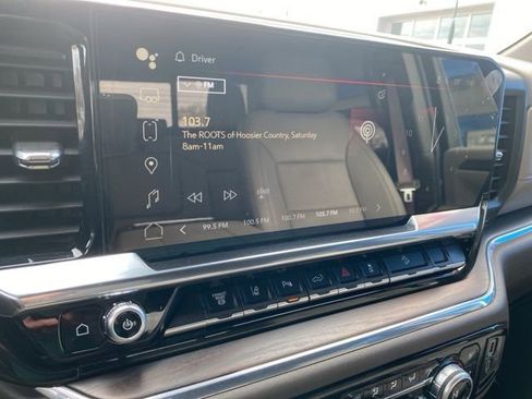 Used 2024 GMC Sierra 2500 SLT w/ SLT Premium Package image 30