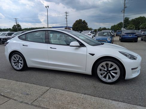 Used 2023 Tesla Model 3 Standard Range RWD image 29