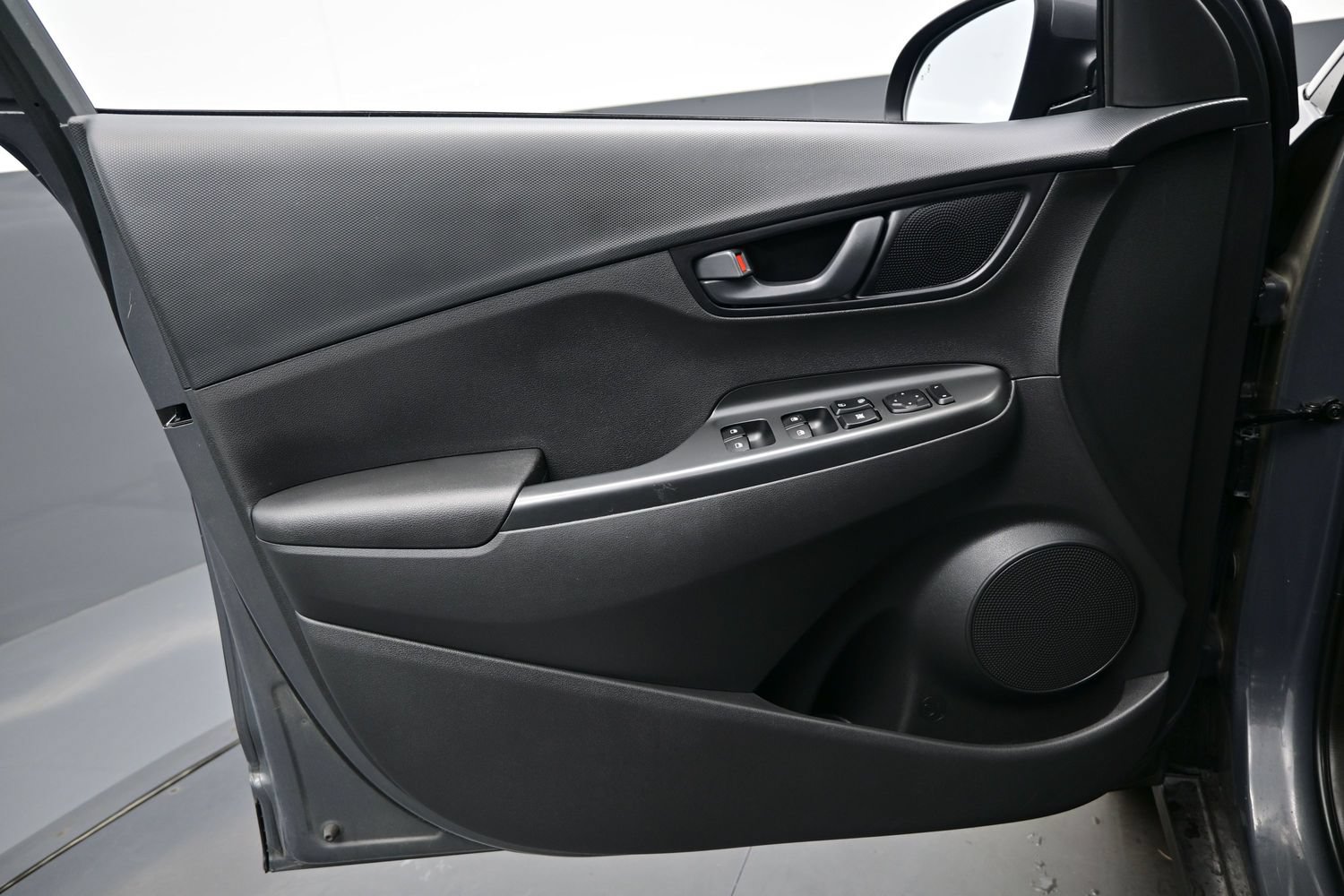 Certified 2023 Hyundai Kona SEL AWD/4WD image 9