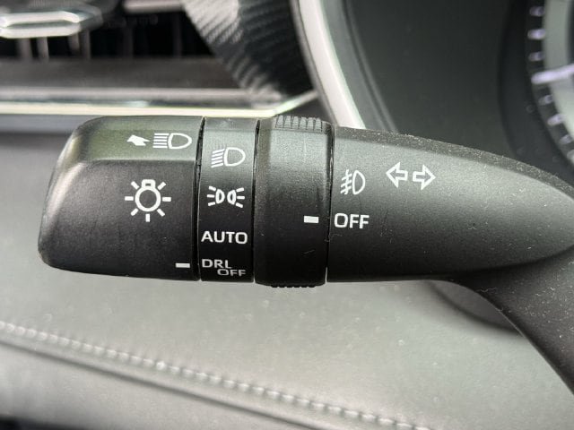 Used 2021 Toyota Highlander XSE FWD image 21