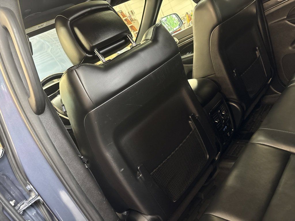 Used 2021 Jeep Grand Cherokee Limited w/ Trailer Tow Group IV AWD/4WD image 29