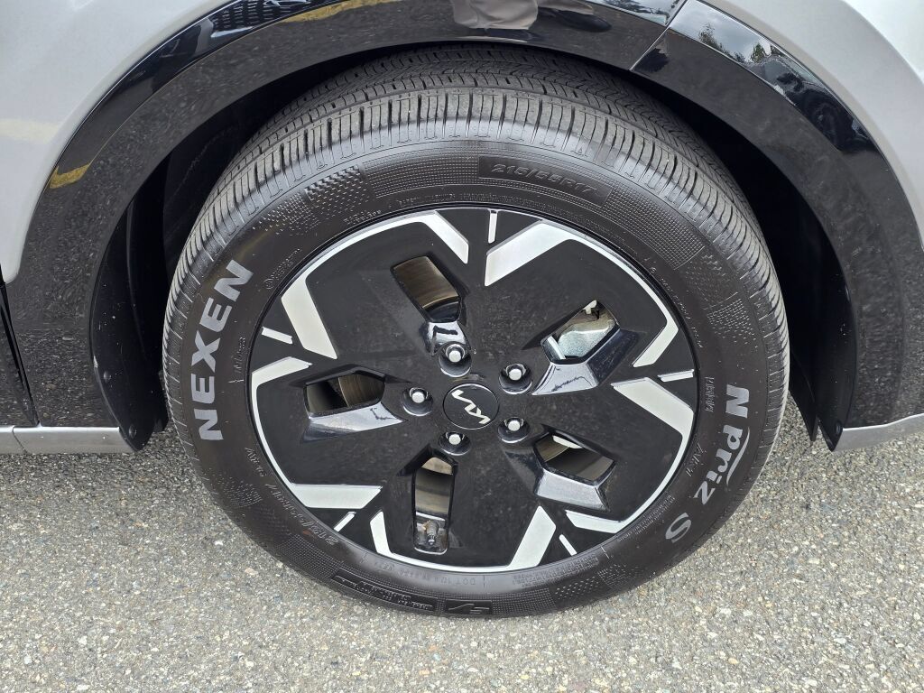 Certified 2024 Kia Niro Wind w/ Wind Preserve Package FWD image 32