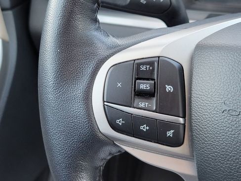 Certified 2022 Ford Explorer XLT image 28