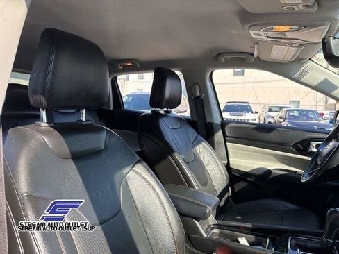 Used 2022 Jeep Compass Limited image 41