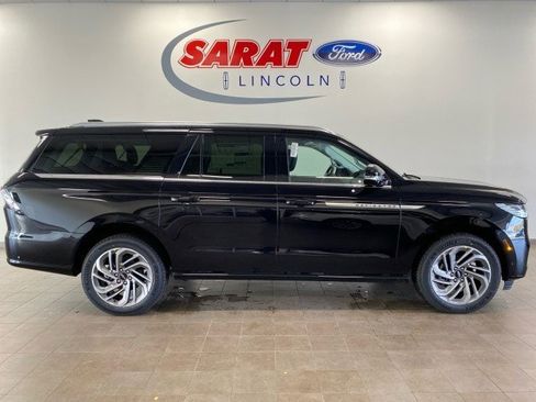 New 2025 Lincoln Navigator L Reserve image 1