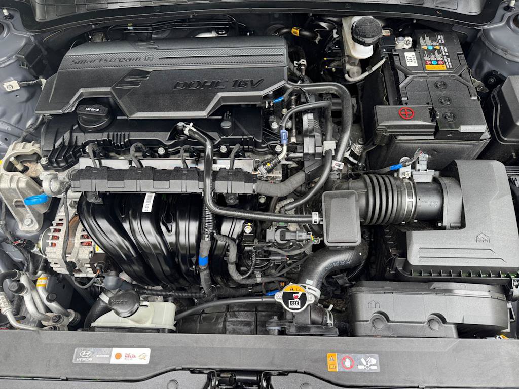 Used 2025 Hyundai Elantra SE FWD image 20