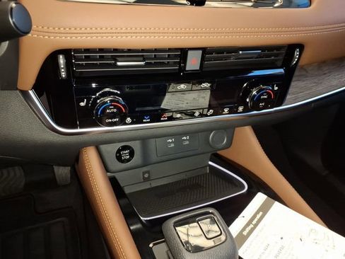 New 2026 Nissan Rogue Platinum image 13