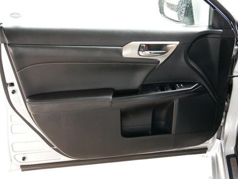 Used 2014 Lexus CT 200h image 6