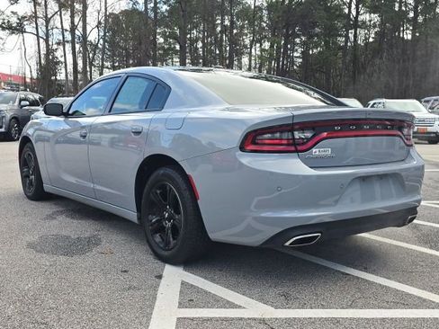Used 2021 Dodge Charger SXT image 3