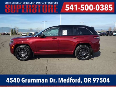 New 2026 Jeep Grand Cherokee Summit w/ Obsidian Package AWD/4WD image 11