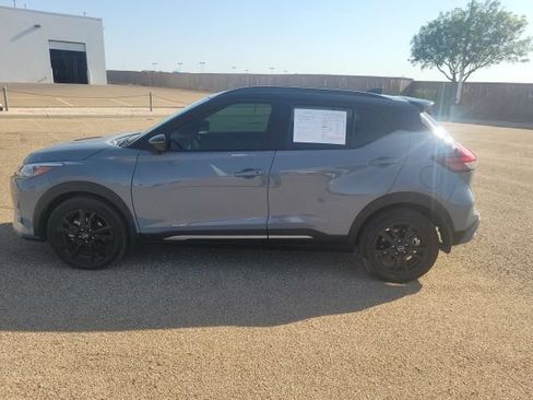 Used 2024 Nissan Kicks SR w/ SR Premium Package FWD image 9